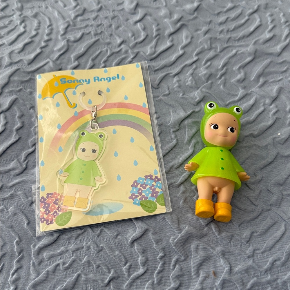 Sonny Angel I love rainy days Frog Outfit Figure and keychain